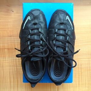 GUC Sz 5 M/7 W Stella McCartney x Nike zoom air split soles